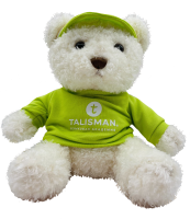 Медведь белый в зеленой футболке