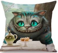 Декоративная наволочка «Алиса в стране чудес»  с рисунком кошки  45х45