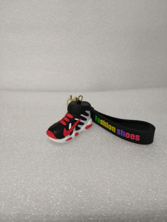 NIKE черный с красно-белыми вставками